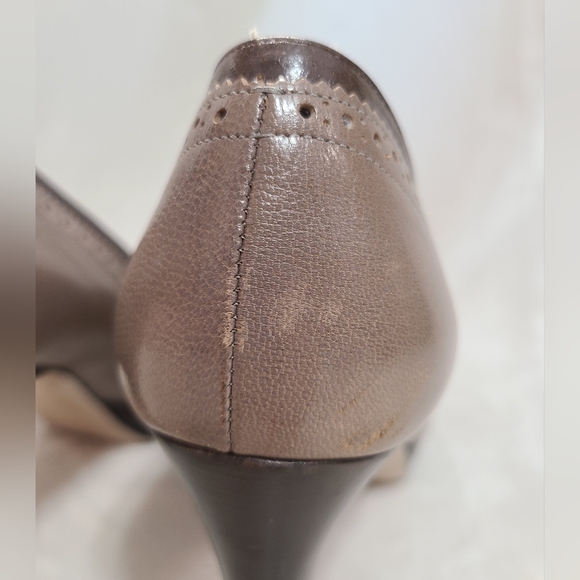 Ferragamo Leather Wingtip Pumps Size 7 - Picture 6 of 11